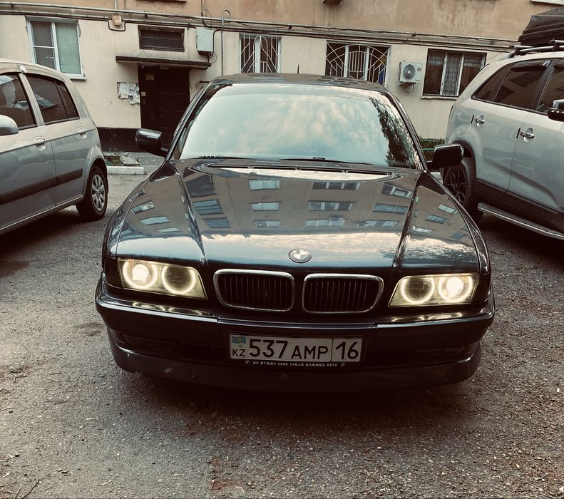 Продам bmw e38 мотор м60б30