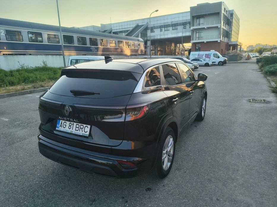 Renault Austral 1.33 MHEV, 33000km, cutie manuala, garantie produator 2029, consum redus