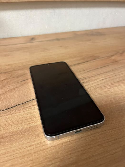 Samsung S24 FE (128/8)