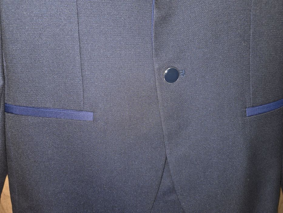 Costum ginere Daniel Perry