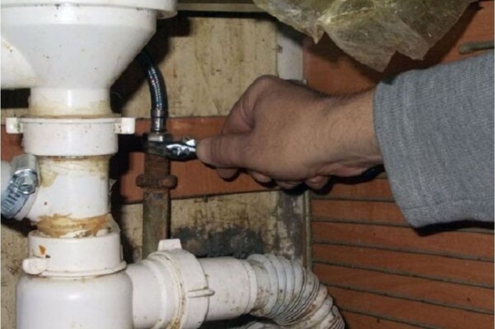 ЗАСОР на кухне Сантехник Ташкент Прочистка чистка труб конализации