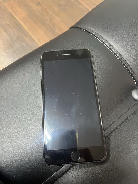 Продам айфон 8+, СРОЧНО