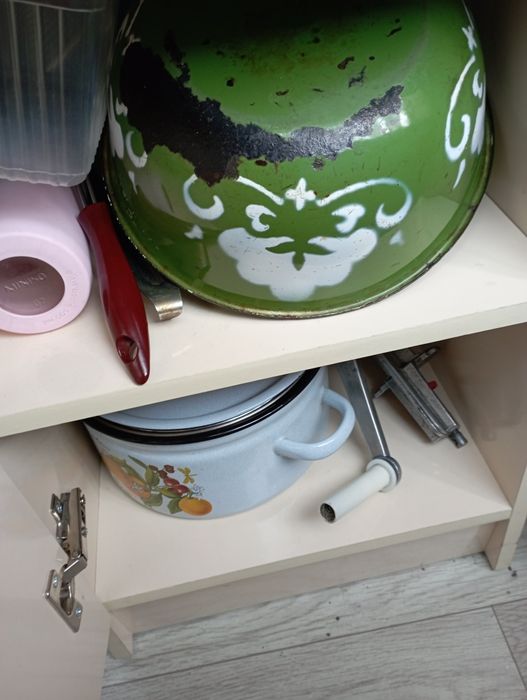 Продам компьютерный стол.