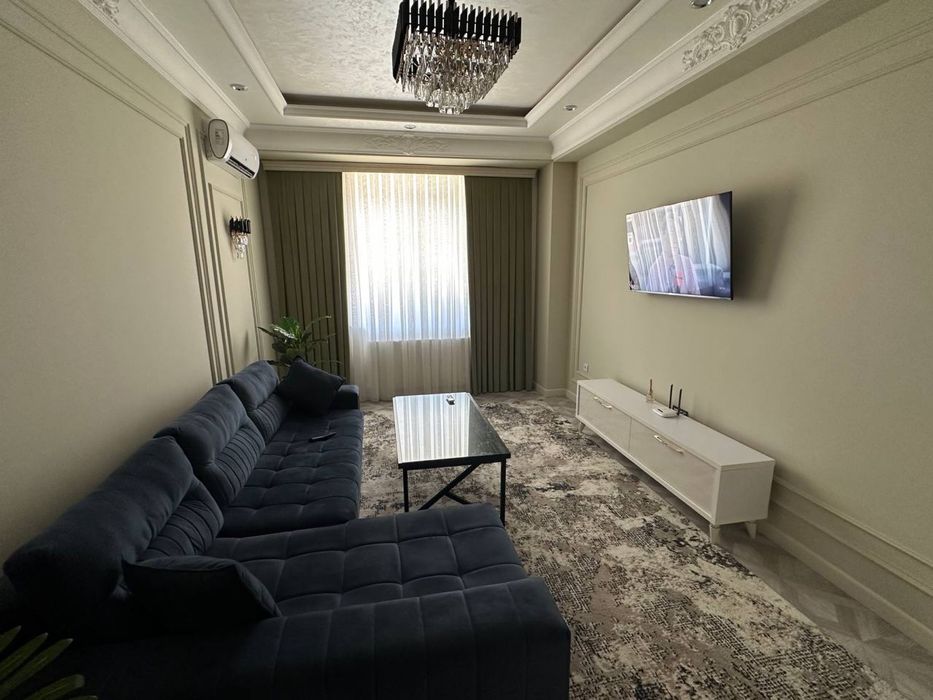 Arenda novastroyka Zamona toyxonani togrisida 2 xona evro uy