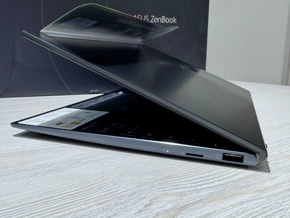 ASUS Zenbook 13.3” FullHD OLED core i7-1165G7 ram 8 ssd 512