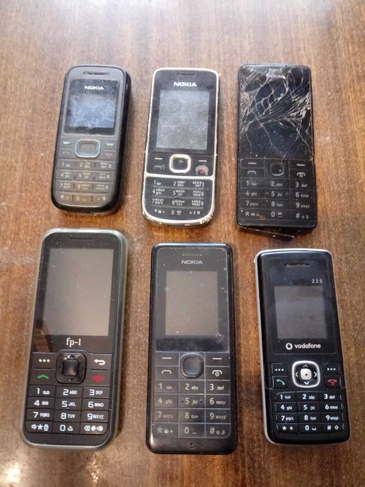 стари мобилни телефони