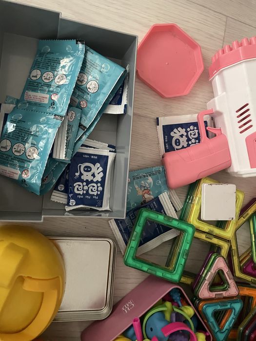 Комплект игр и пузыри