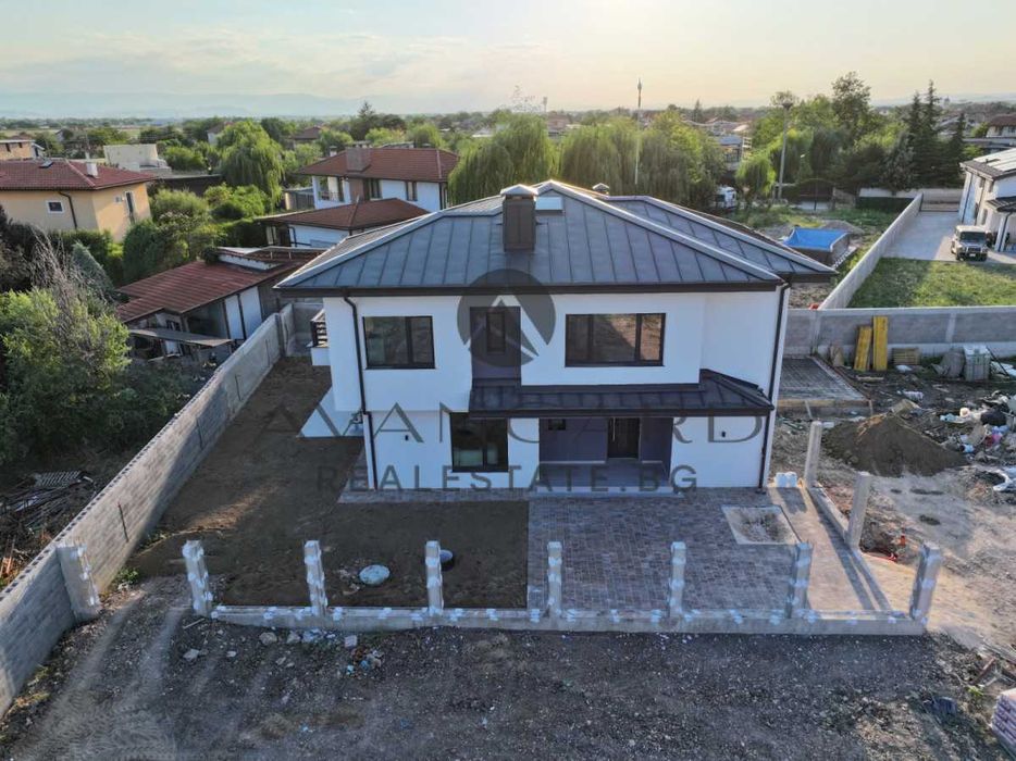 Продава се Къща в с. Радиново, Област Пловдив - 245 кв.м за 1245 €/кв.м - Снимка #13