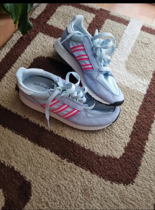 Vând adidași marca adidas