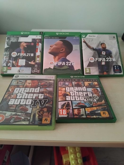Xbox one S в комплект с 5 игри
