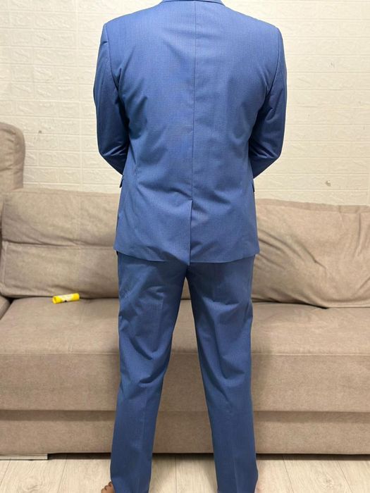 Продам костюм одевал всего один раз!