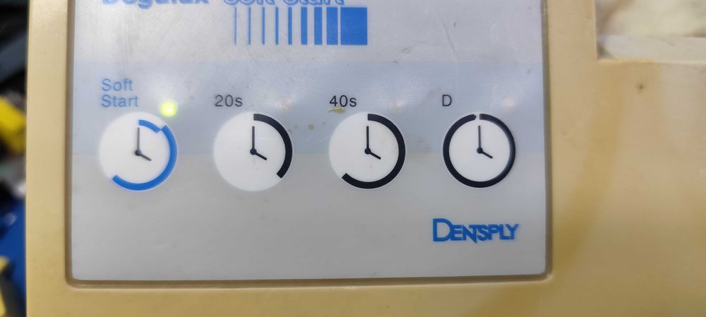 aparat de polimerizat stomatologic model DEGULUX SOFT START