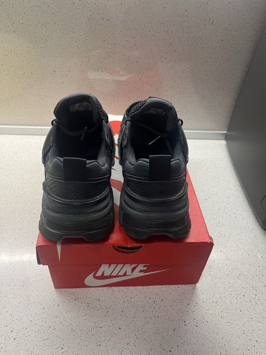 Nike v2k обувки.