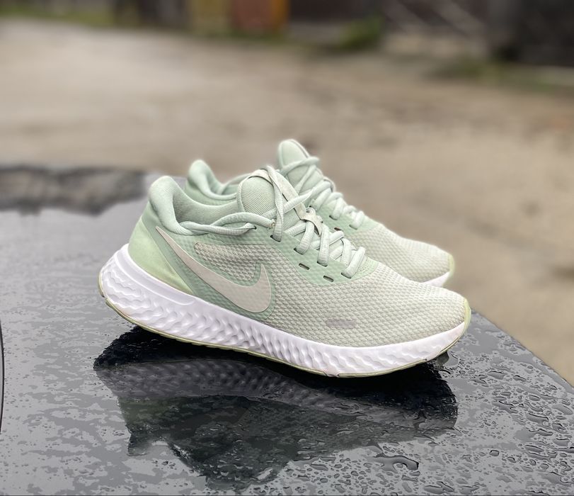 Adidasi Nike Revolution sport gym sala aer liber