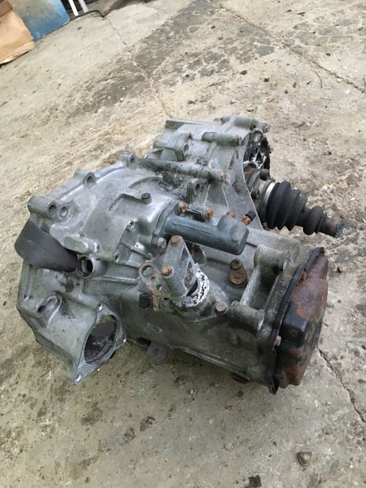 Cutie de viteze VW T4 2.4D. 5trepte. Cod cutie CRN