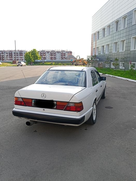 Мерседес Бенс Е230