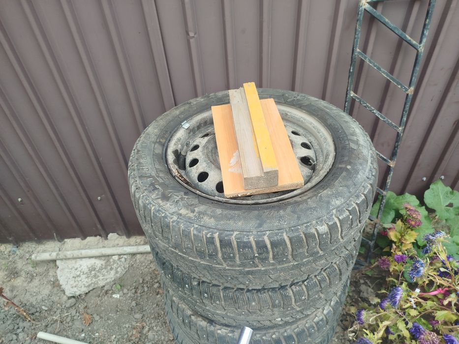 Продам шина за 35000к