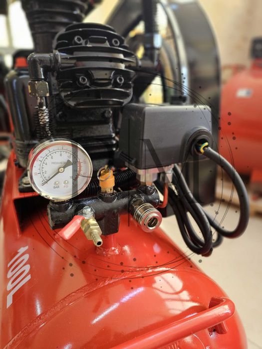 Триглав компресор за въздух 100 литра