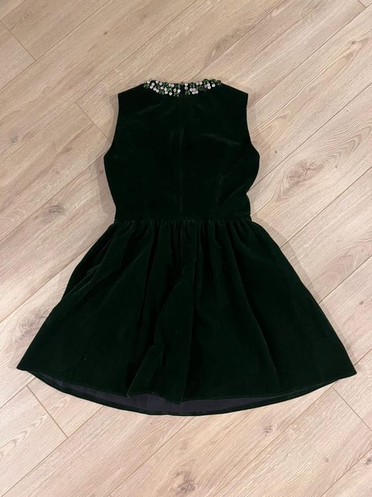 темно зеленое платье