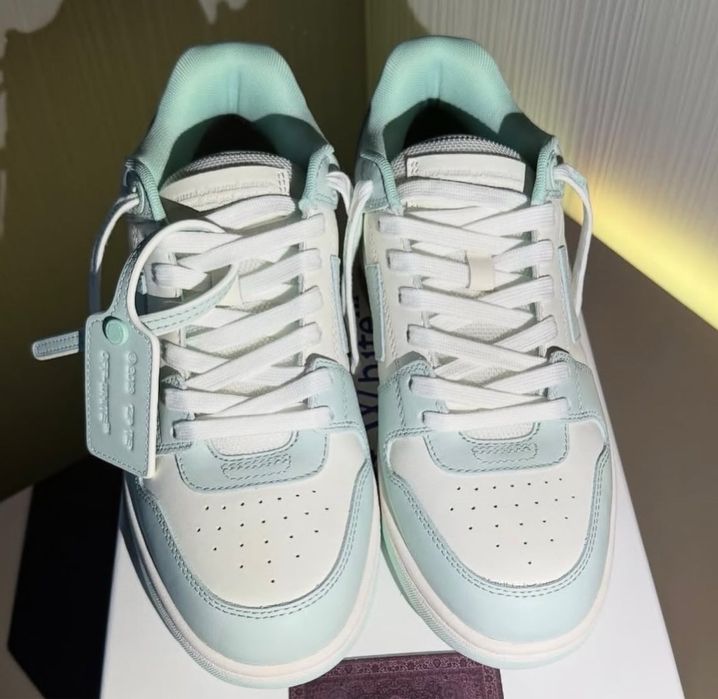 Adidasi off white out off office