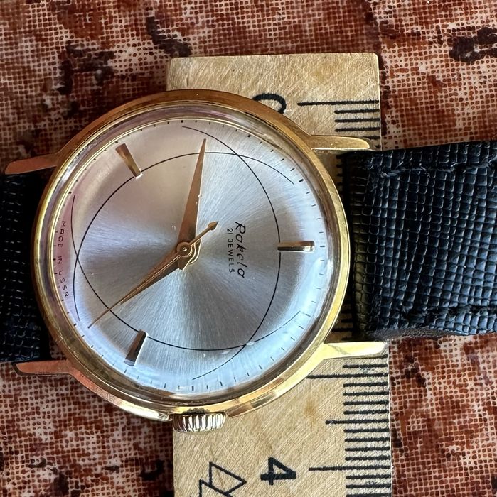 Сьветски механичен часовник Ракета балтика,позлатен аи 20