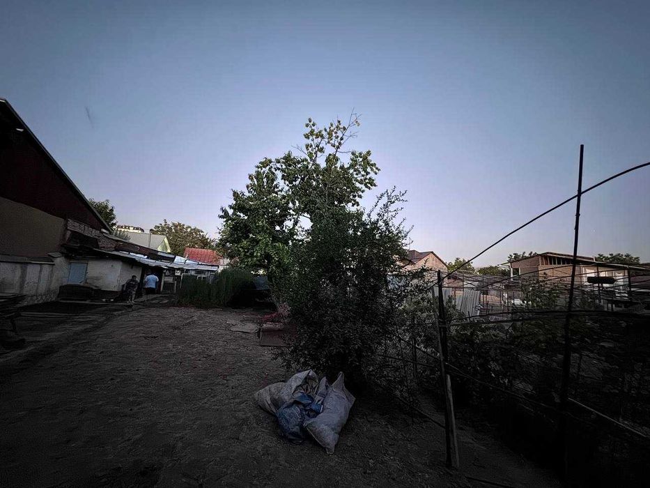 Земельный участок Юнусабад-12 квартал. 12 соток. фасад 22, глубина 55=