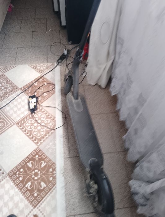 Vând trotinetă electrica