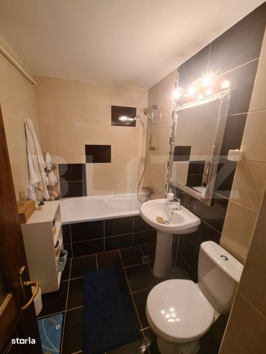 Apartament decomandat, 3 camere, 2 bai, zona Nicolina