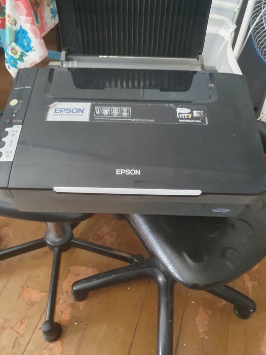 Продам принтер EPSON .
