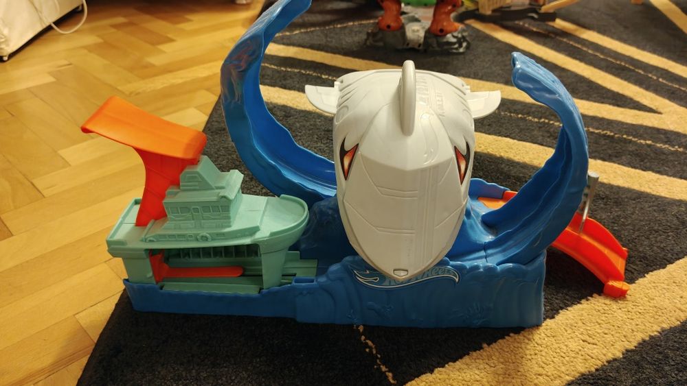 Pista Hot Wheels Robo Shark