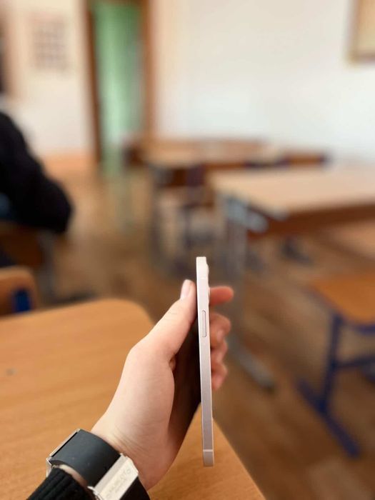 Айфон 12 продается