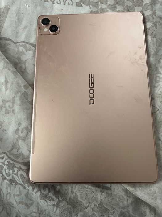 Продавам таблет dodgee t10 265гв памет 8 рам