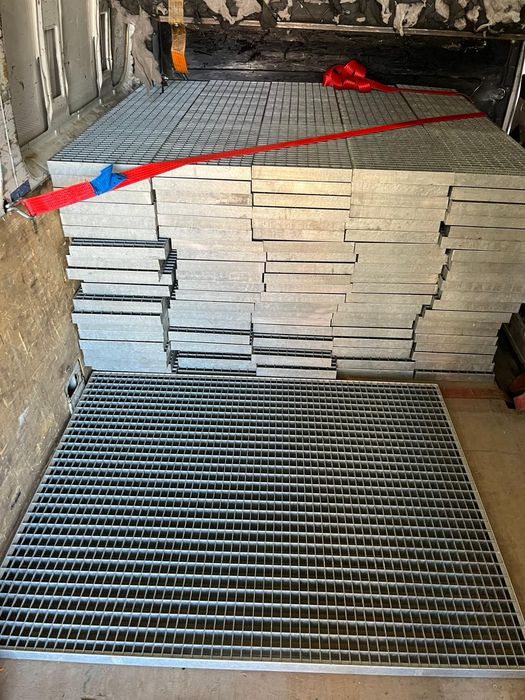 Trepte zincate galvanizate