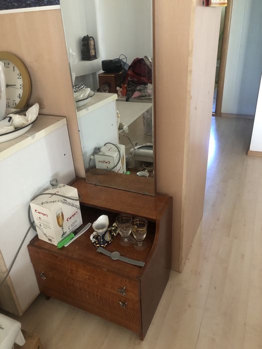 Продам трюмо Советское ,чистое дерево .