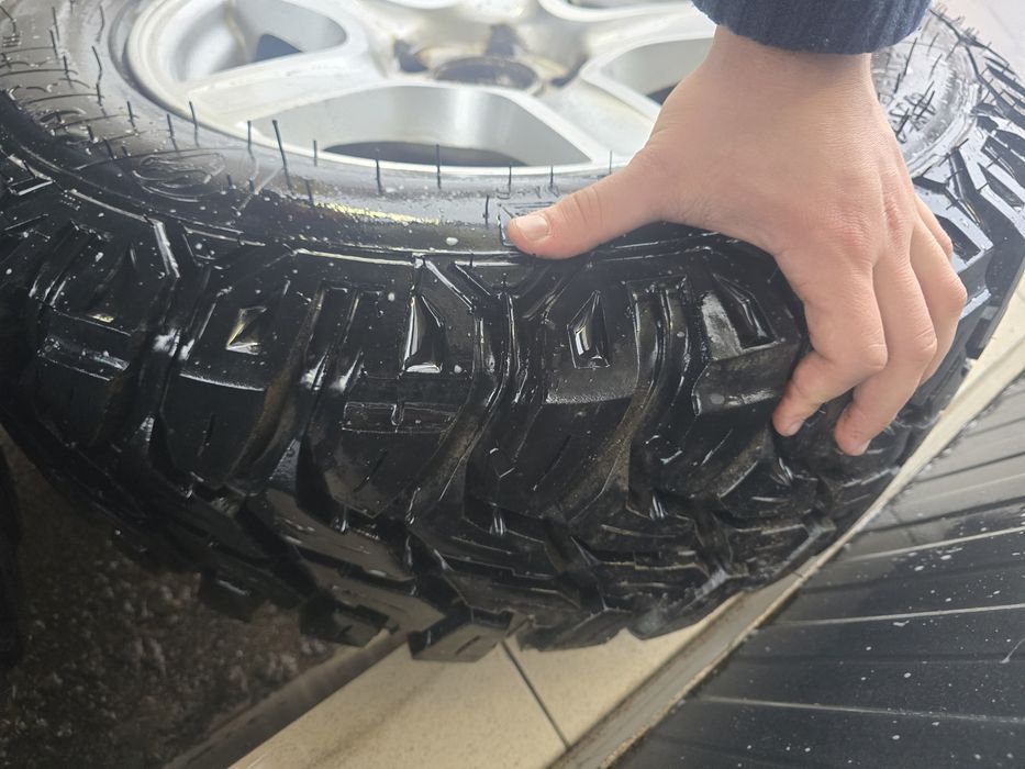 Джанти с гуми  235/65R17 EQUIPE VIPER M/T 115/113Q