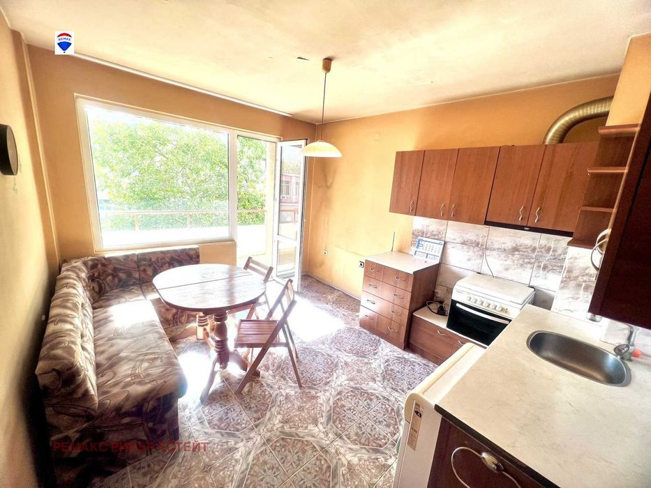 Дава се под наем Тристаен апартамент в Русе, Родина 1 - 78 кв.м за 255 € - Снимка #1