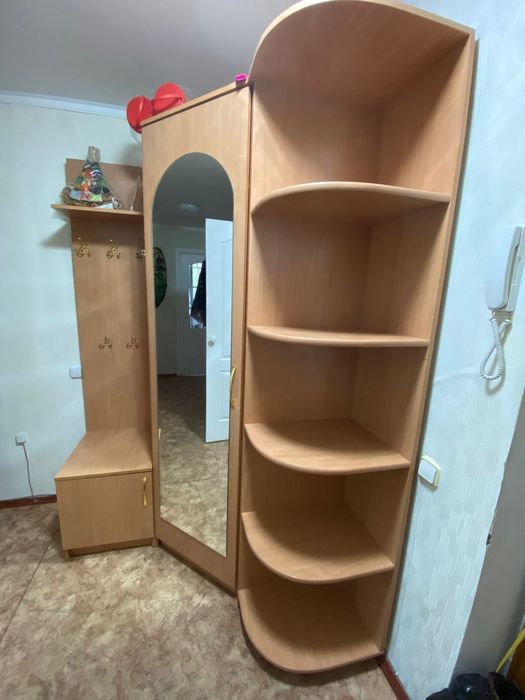 Шкаф угловой продаётся