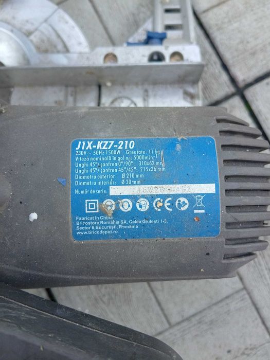 Ferăstrău circular de tăiat în unghi (fără pânză) telescopic Energer