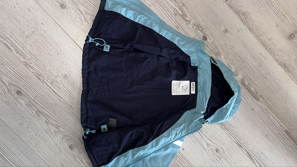 Продам ветровку Hm 116 размер