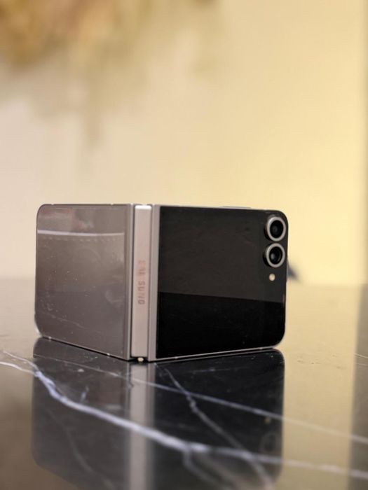 Продам samsung Z flip 6