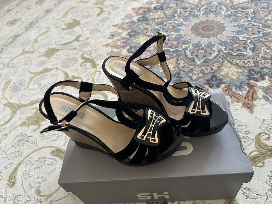 Продам босоножки 36 размера