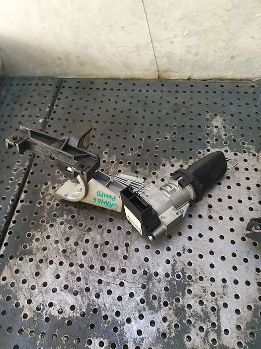 Contact auto cu cheie fiat grande punto 199 51793074 61039101