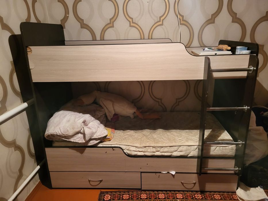 Продам кровать 2х ярусную