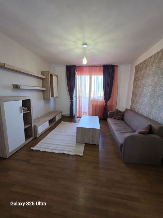 Vand apartament 2 camere semidecomandat- cu balcon