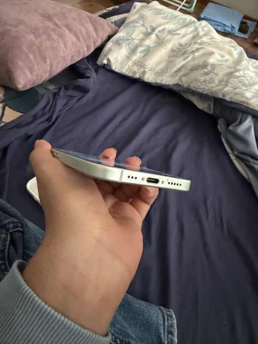 Iphone 15 ( 128 гб)