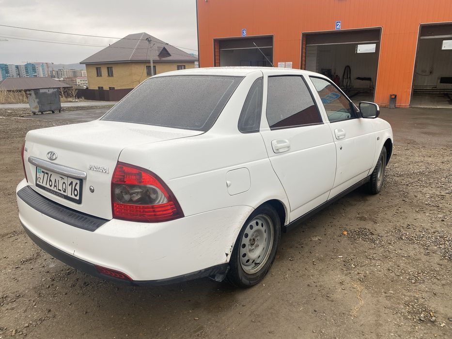 Продам машину приору