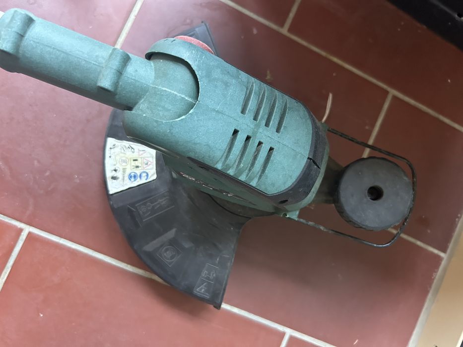 Trimmer Gazon pe acomulator 20V