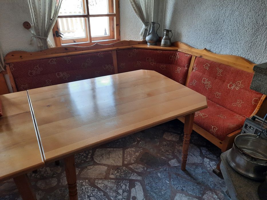 Маси,столове и пейки за заведение.