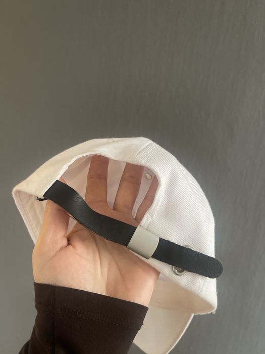 Guess Бяла Шапка