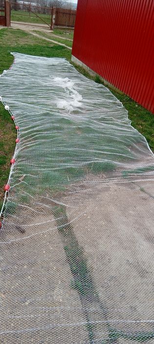 Plasa pescuit  năvod. voloc
